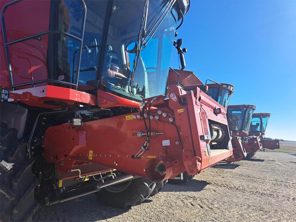 Combines-Case-IH-8250-45322975-1024x768-1.jpg